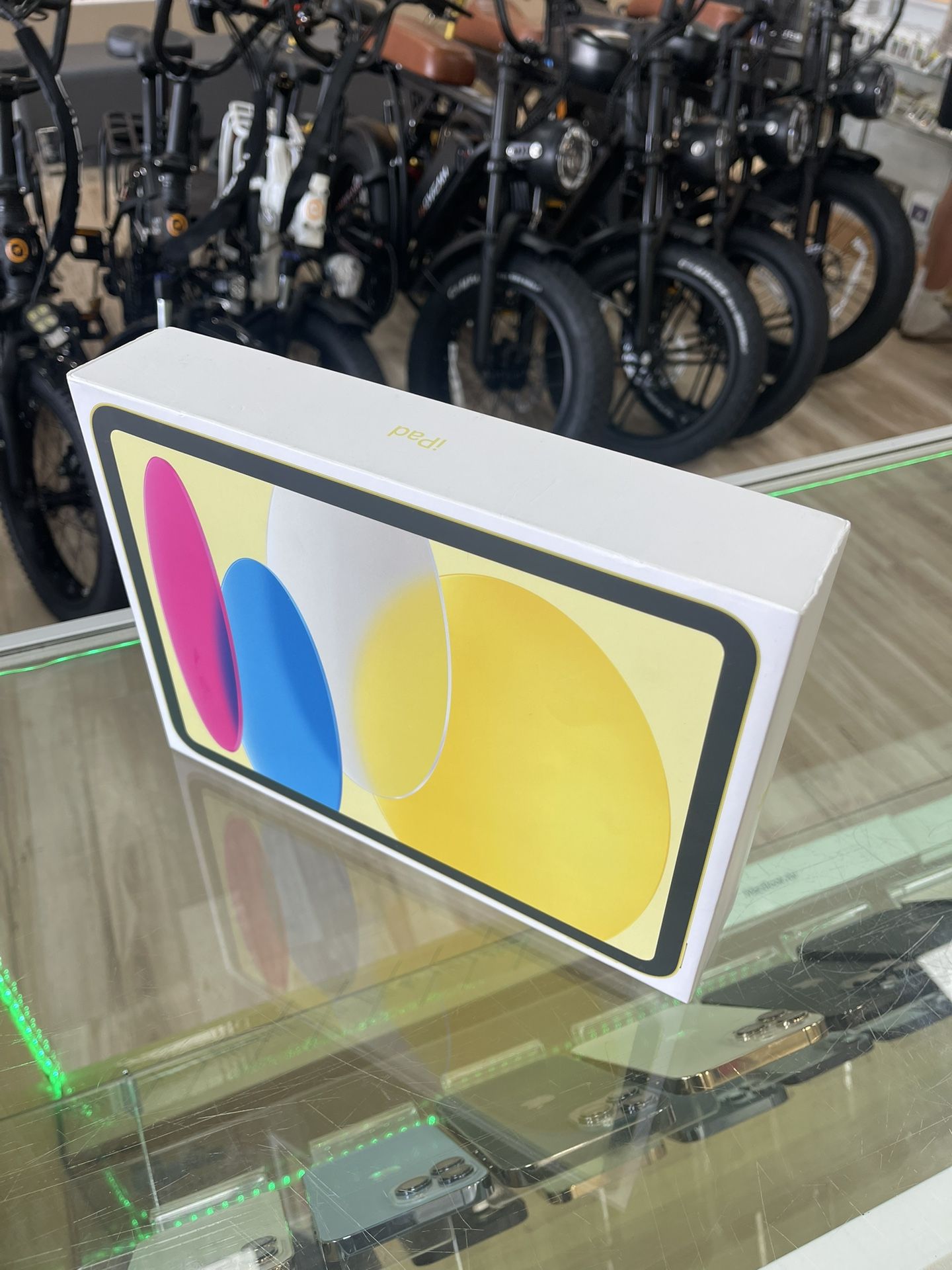 Yellow Apple iPad A16 11th Generation 128GB Brand New Sealed In Box! Shop Without Using Credit! $0 To $100 Down To Take It Today!