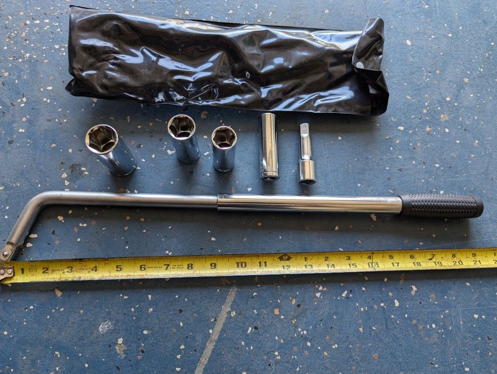 Wheel Lug Wrench Kit