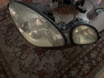 Lexus GS 350 passenger headlight