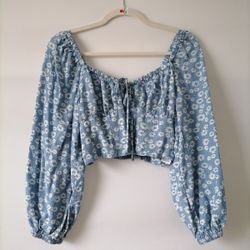 wild fable Cropped Top Women’s Small S Blue White Floral Long Sleeves Cottage