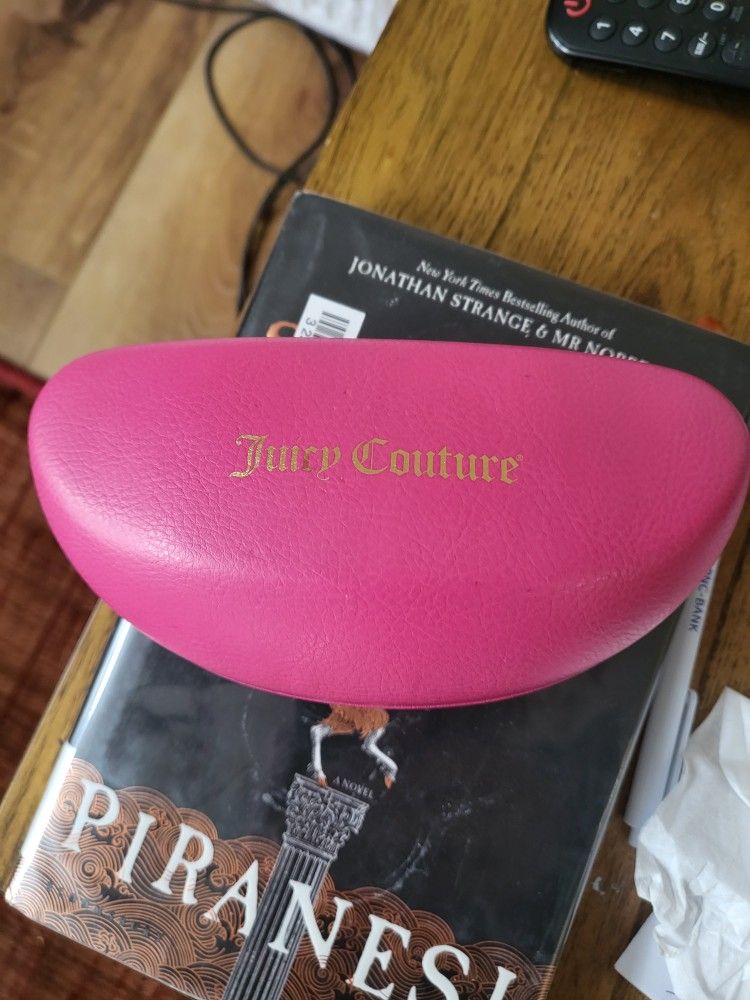 Juicy Coutoure Sunglasses Case