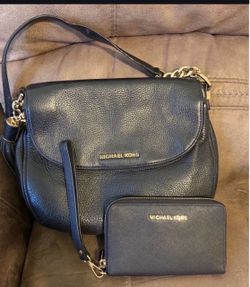 Micheal kors  shoulder purse  with matching wallet