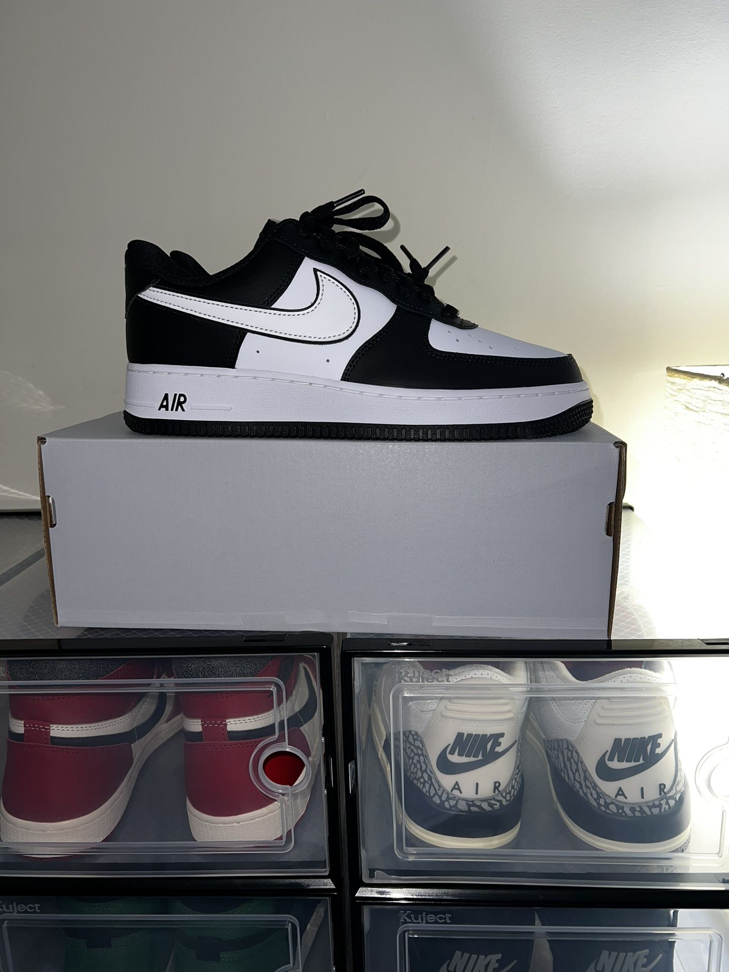 NIKE AIR FORCE 1 Men’s Size 9 New !!