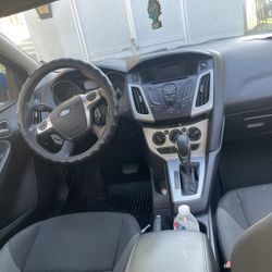 Blue Ford Focus 2012 