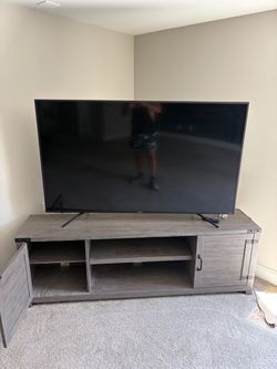 70in Hisense roku tv with remote