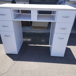 Nail Table 