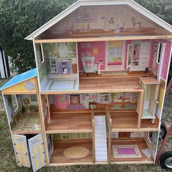 Doll House, Barbie Sized Doll House