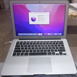 MacBook Air 13” 2017, 1.8 ghz Dual Core Intel i5, 8 GB RAM, 128 GB SSD