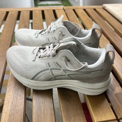 Asics Gel kayano 33 Women 8.5