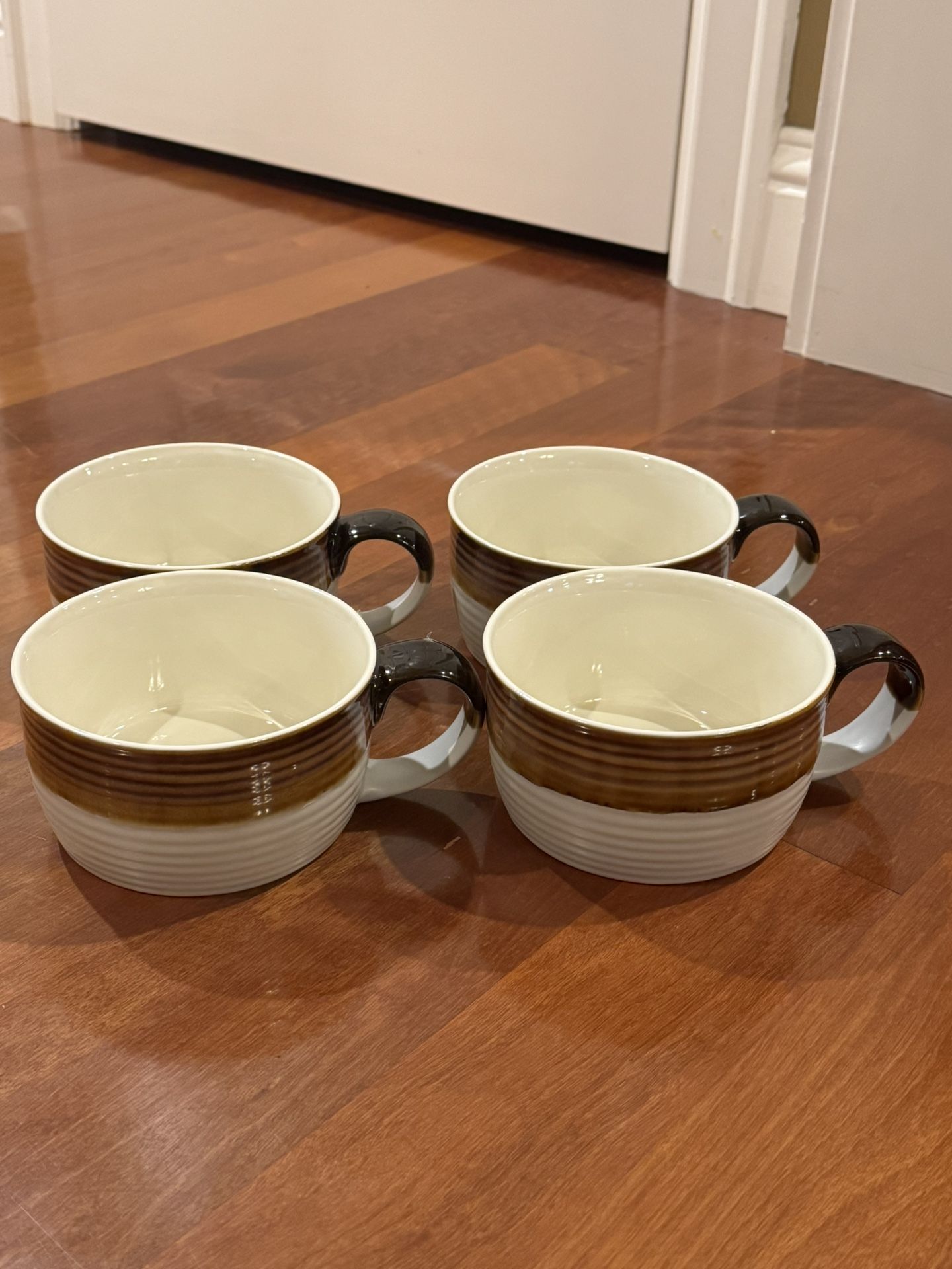 Oversized Coffee Mug 24 OZ Soup Mug Large Porcelain Soup Bowls with Handles White & Brown XXL Cereal 700 ML Ceramic Large Coffee Tea Cup