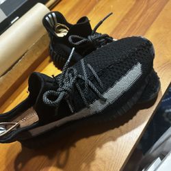 Adidas APE Yeezy Boost ( APE 779001) Size 7 Men’s Shoes 