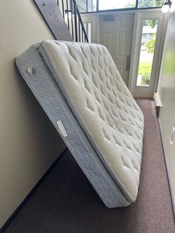 Queen mattress and boxspring