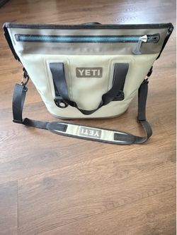 YETI Hopper Flip Soft Cooler w/ Shoulder Strap – Great Condition