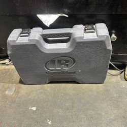 IR Ingersoll Rand 1/2β Impact Wrench Kit ; Trades Alright ; Negotiable