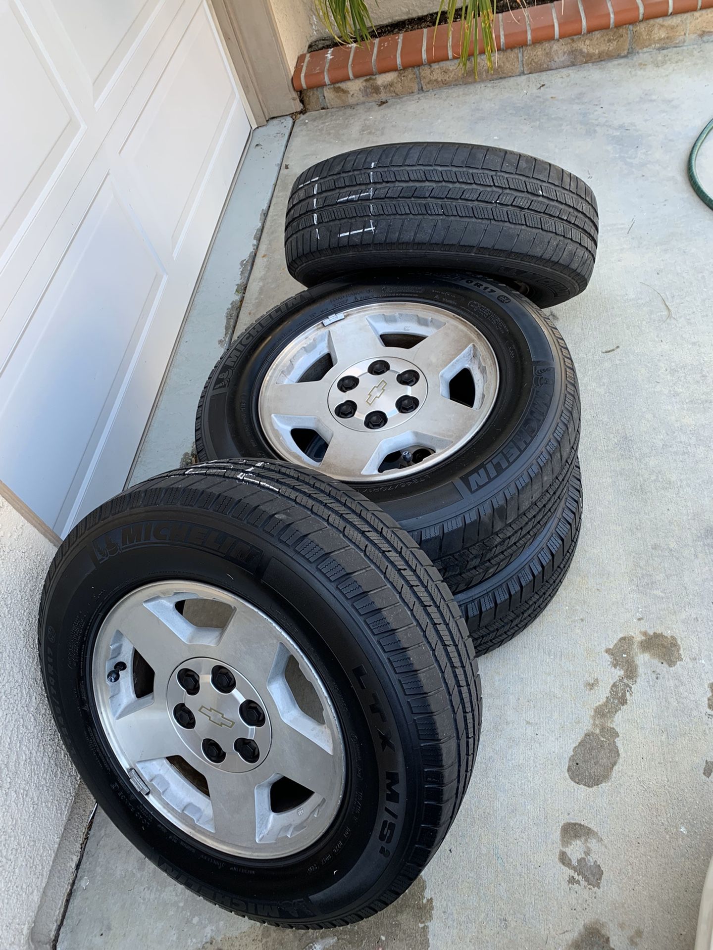 2006 Chevrolet Silverado Tire Size