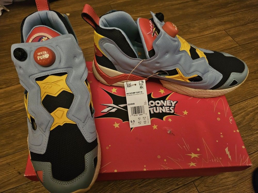 Reebok X Looney Tunes roadrunner PUMPS Brand New