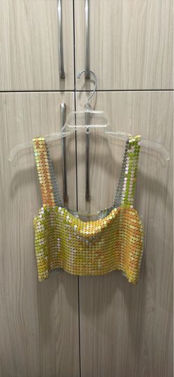 Urban outfitters chain top