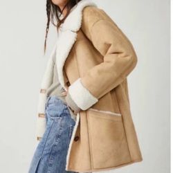 FREE PEOPLE WOMANS JACKET SIZE MEDIUM