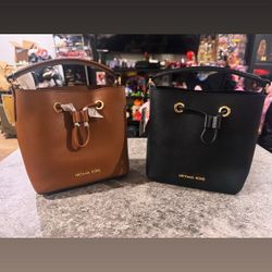 Michael Kors Bucket Handbag/ Crossbody 