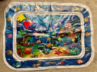 Inflatable tummy time mat