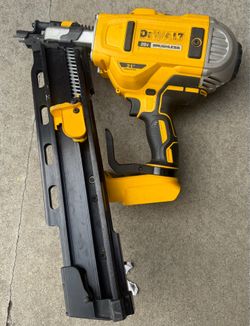 DeWalt DCN21PL 20V MAX 21° Cordless Framing Nailer
