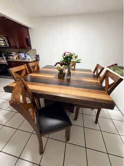 Wood dining table (6 seater)