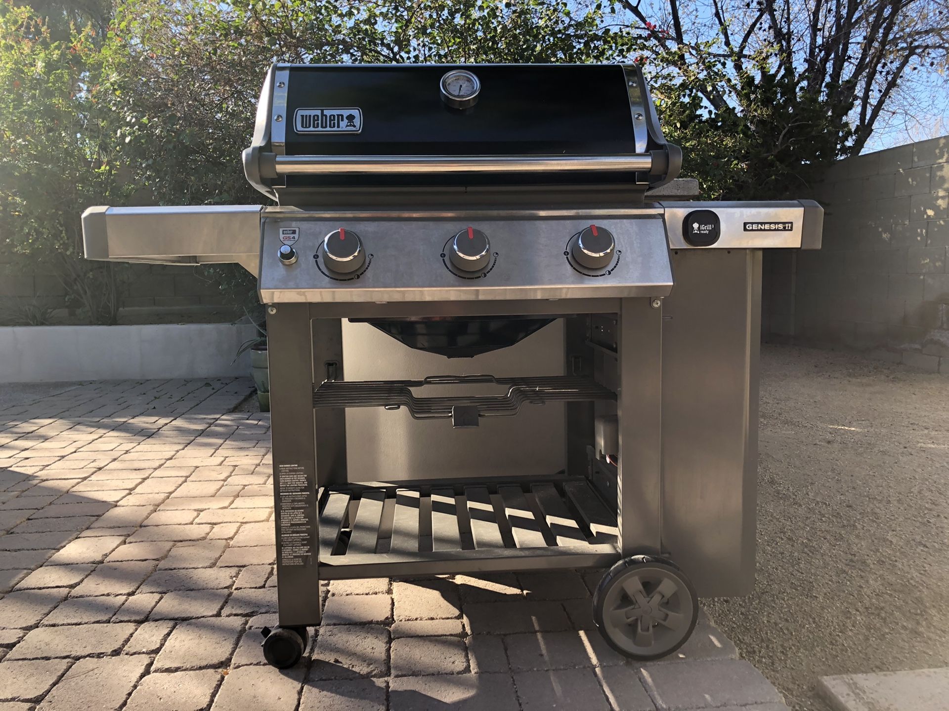 er Genesis II 3 burner propane grill for Sale in Phoenix, AZ OfferUp