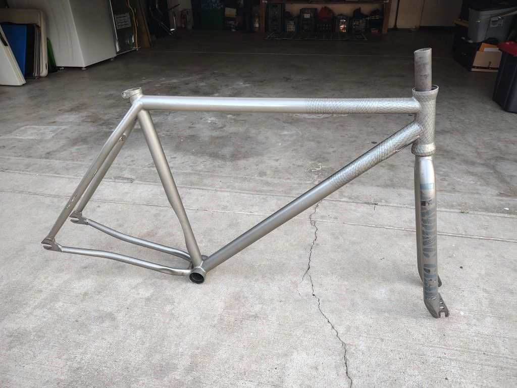 SE 2011 SE "Us Versus Them" Frameset