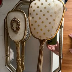 Vintage Gold Floral Vanity Set: Mirror, Brush, and Mirror Storage 