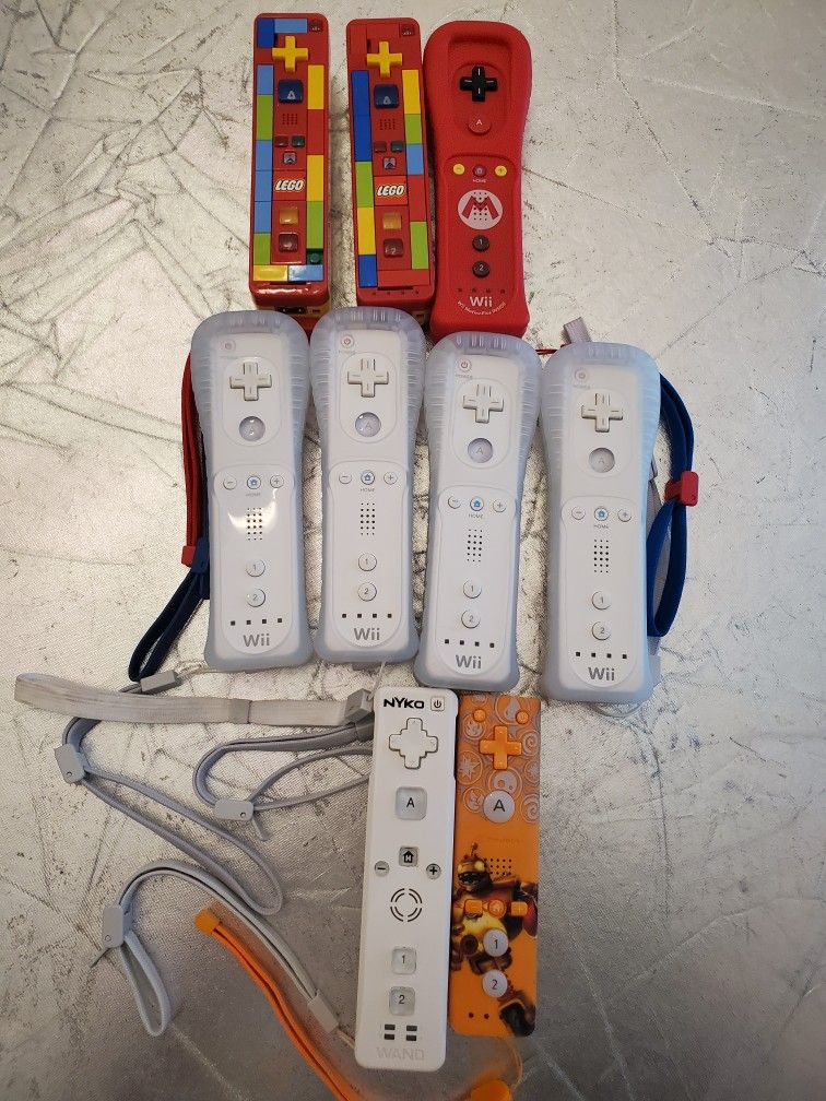 Nintendo Wii Remote Controllers 