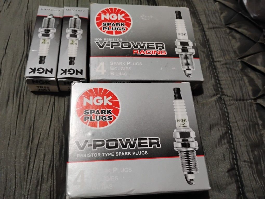10 Plugs NGK Spark Plugs TR55 3951 V-Power (Ford - Chevrolet - Cadillac - Buick)