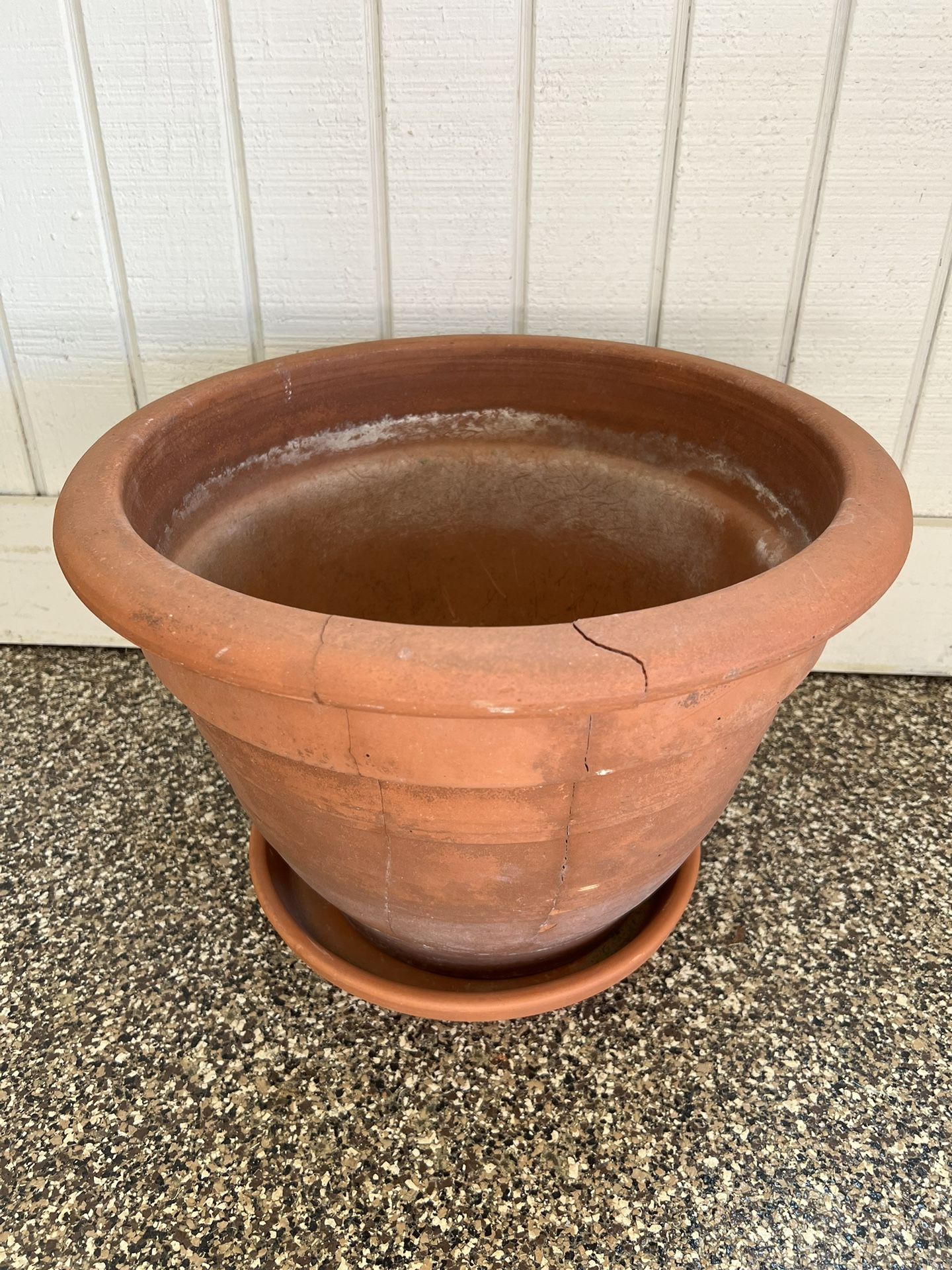Clay flower pots