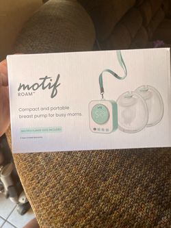 Motif breast pump