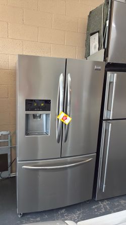 Like new Frigidaire stailenss steel refrigerator