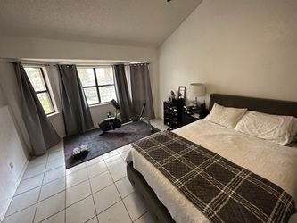 Bedroom Set Bed Nightstands Queen Mattress 