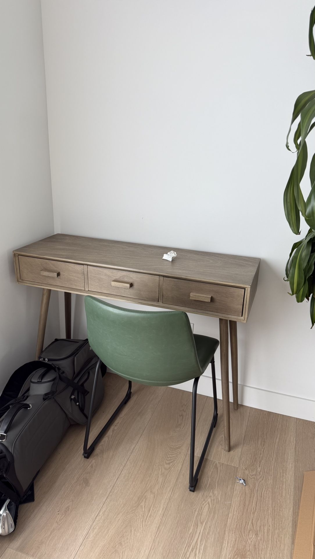 Console table. Excellent Condition
