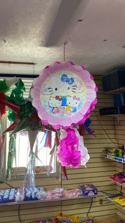 Hello Kitty Piñata