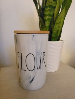 RAE DUNN FLOUR CANISTER 