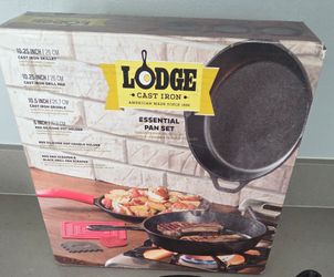 Lodge essentials pan set