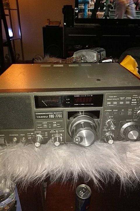 Yaesu- communications receiver. Hamm radio frg-7700