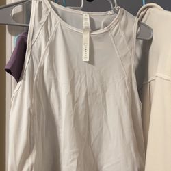 White lululemon work out tee