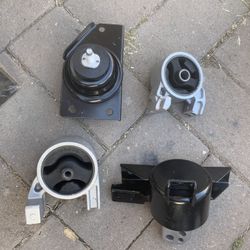 Hyundai Accent/ Kia Rio 4 Pcs Motor Mounts 