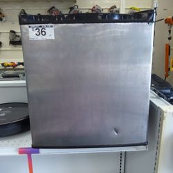 Compact Refrigerator 
