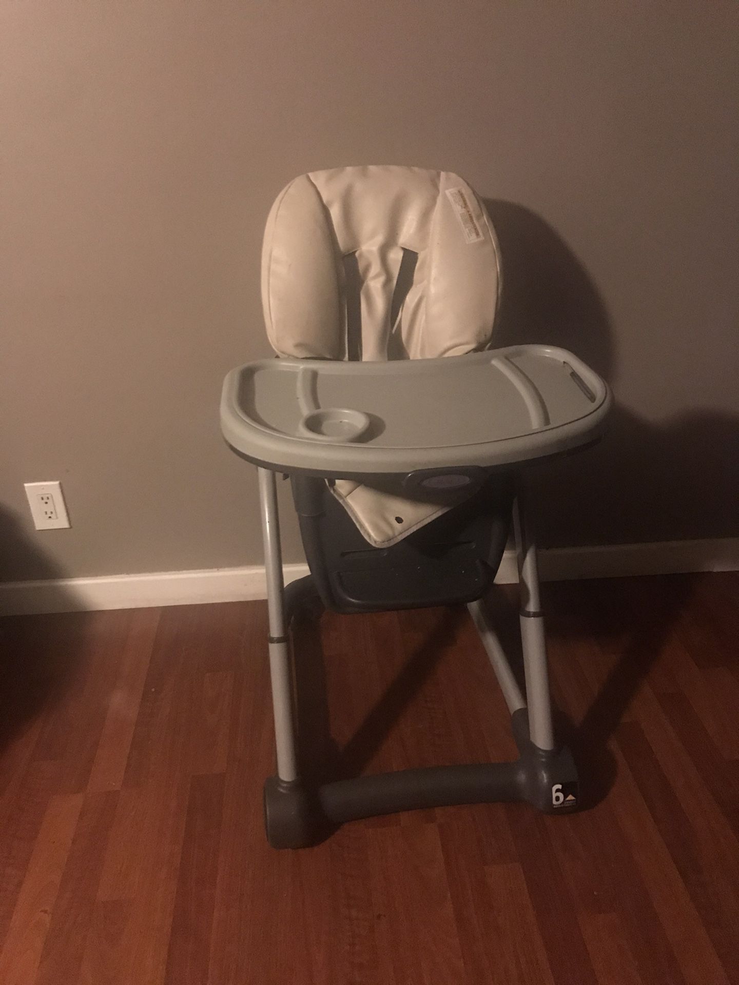Greco high chair