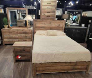 💥SUPER DEAL💥7pc Queen/king size Bedroom Set
Hablamos Español Y Financiamos🙋
Take it home with$49down