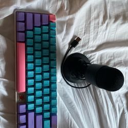 Keyboard And Razer microphone