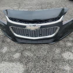 2013-2015 Chevrolet Malibu Complete Front Bumper With All The Accessories OEM.