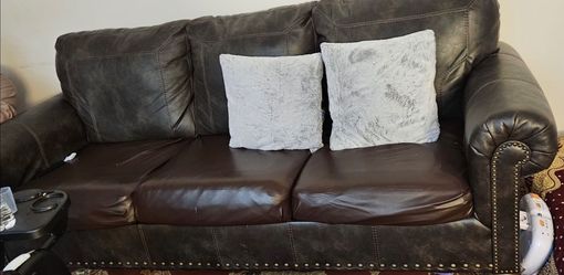 Leather couch-- Urgent Sale!!!