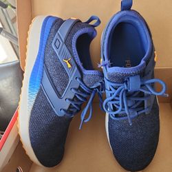 Puma  9.5  Men Size 