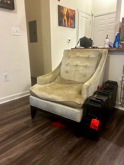 Tufted Accent Chair with Wood Legs